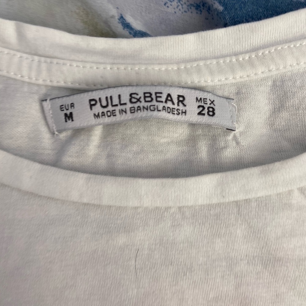 PULL & BEAR TSHIRT